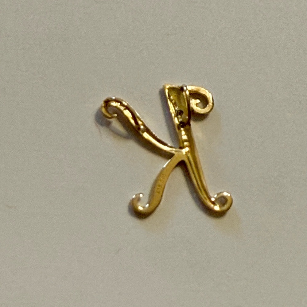 18k Solid Gold Initial 'K' Pendant - image 2